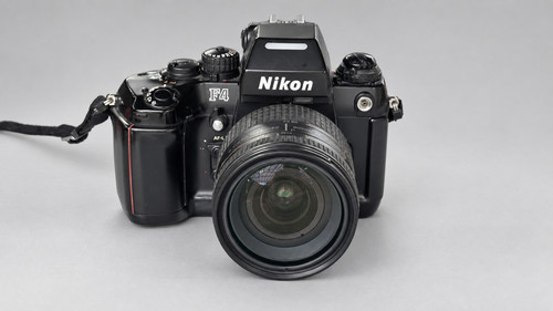 Nikon leggenda - f4,